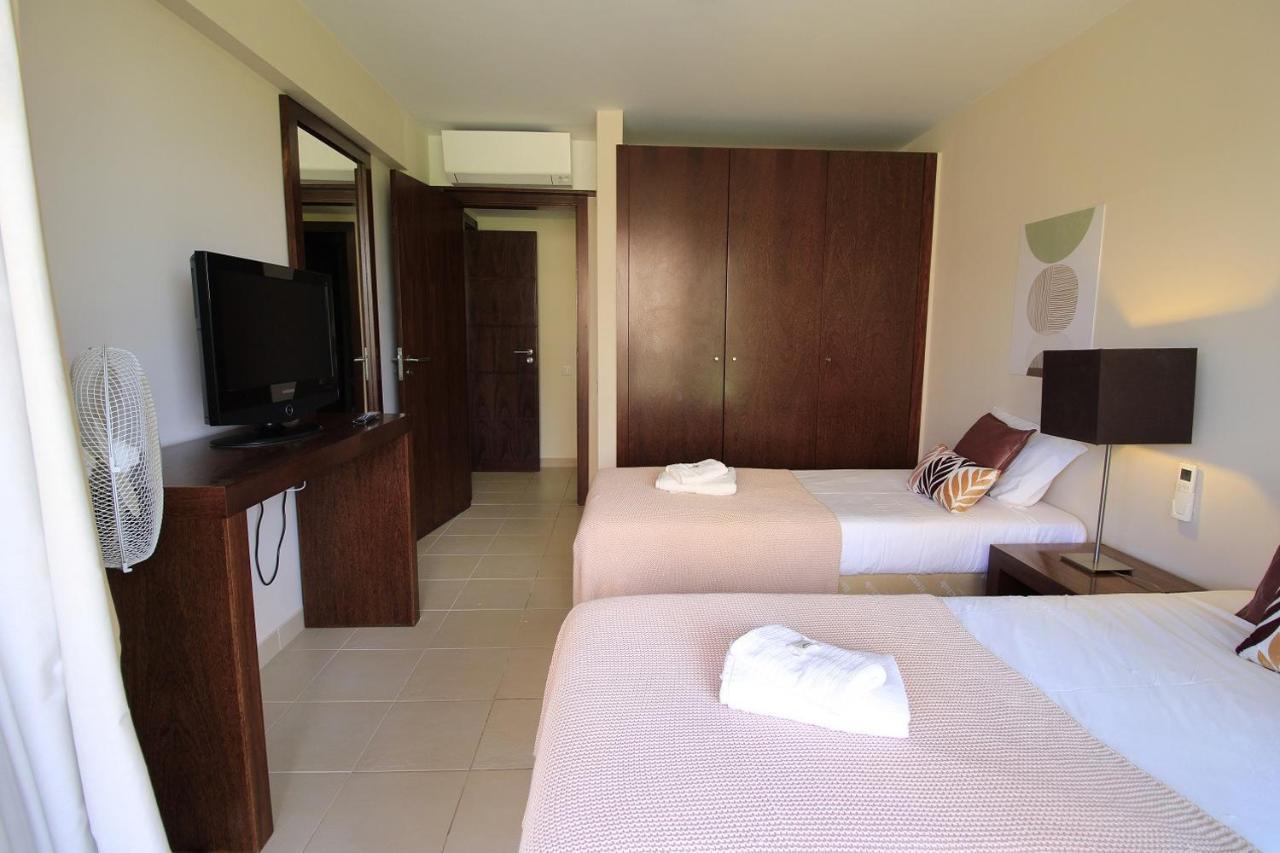 Albufeira Salgados Premium 1 With Pool By Homing Apartman Guia  Kültér fotó